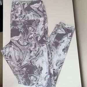 Zella full length size XL gray white marble color way